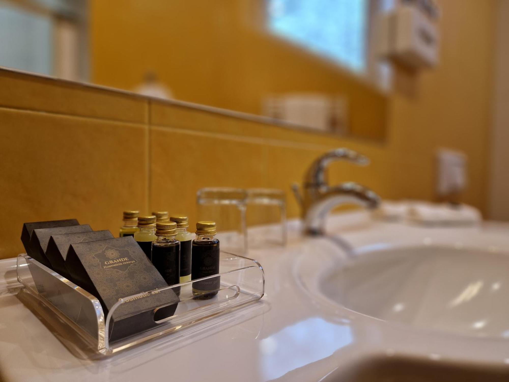 Hotel Sfinksas Kaunas Luaran gambar