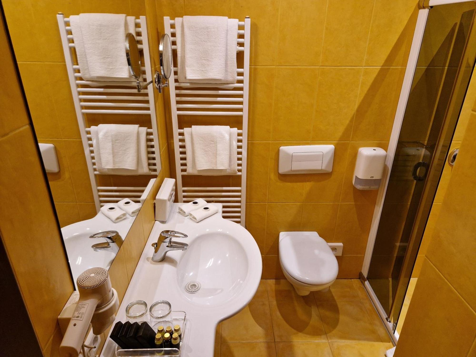 Hotel Sfinksas Kaunas Luaran gambar