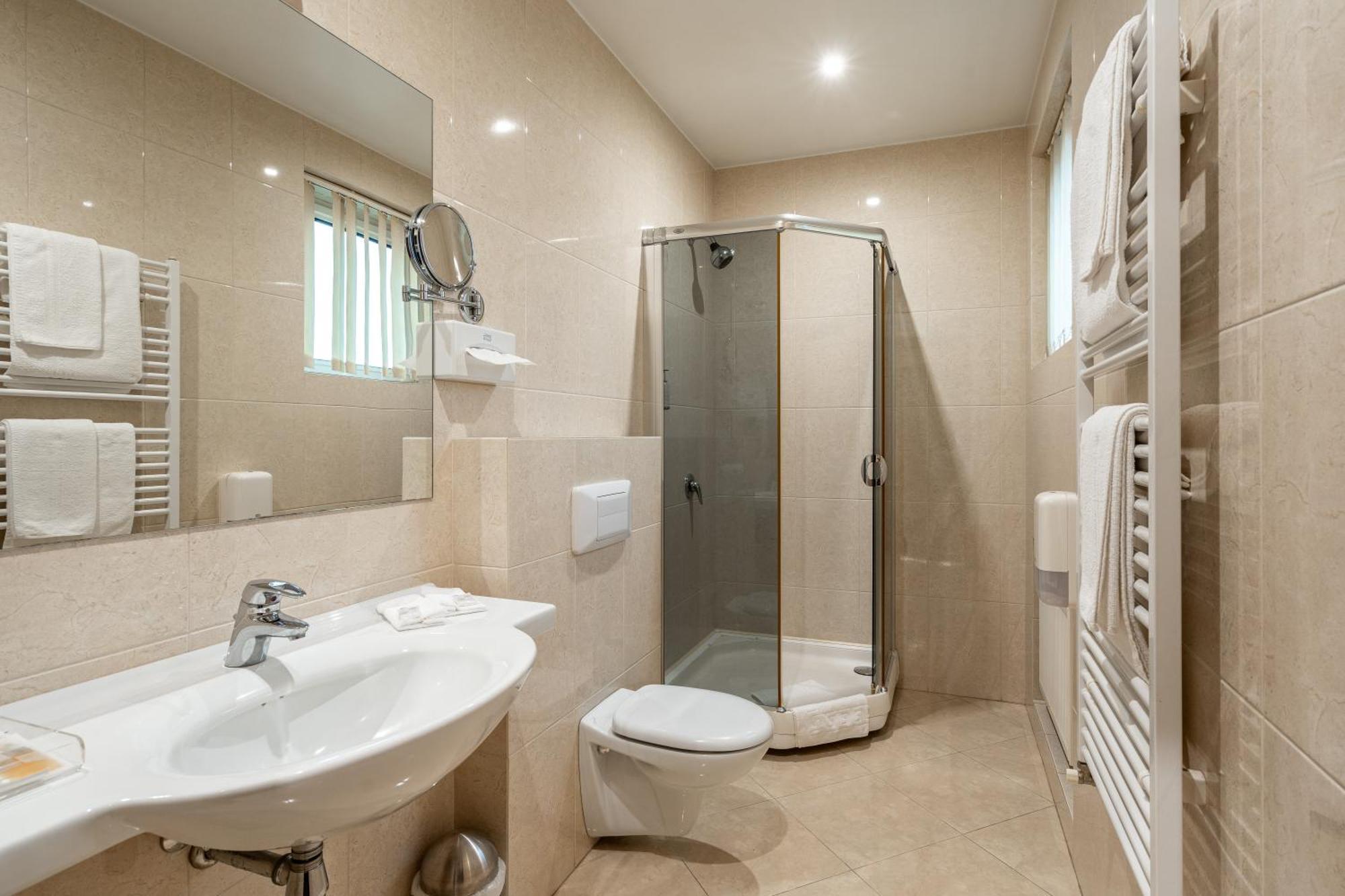 Hotel Sfinksas Kaunas Luaran gambar